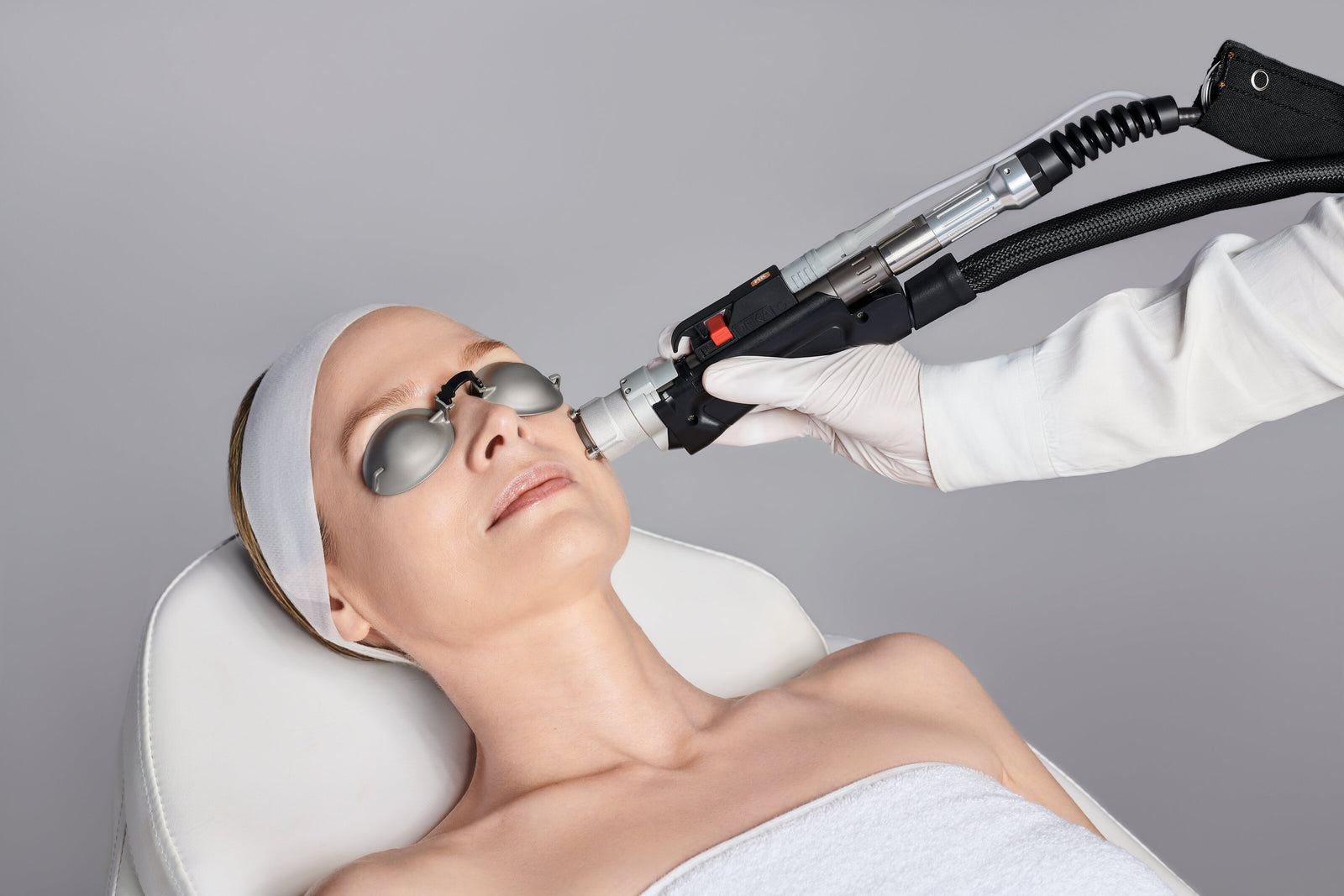 (2) Brighten Laser Facials